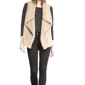Steve Madden BB Dakota Ivory Albion Wubby Fleece Sweater Vest Size Medium